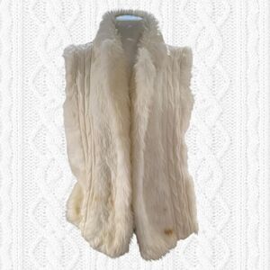 Xoxo Women's White and Cream Gilet
